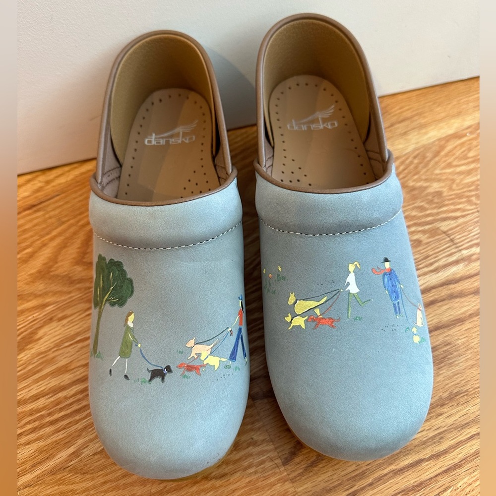 Dansko Twin Pro Leather Clogs, Dog Walker Print, New